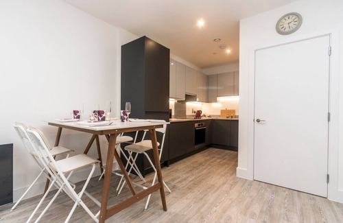 Abbey Wood Apartamento | Pass the Keys | Spacious Bright Flat 20 Mins To Central London