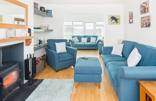 Wellesbourne Casa | Pass the Keys | SPACIOUS Modern 5 Bed, Sleeps up to 12 & Parking