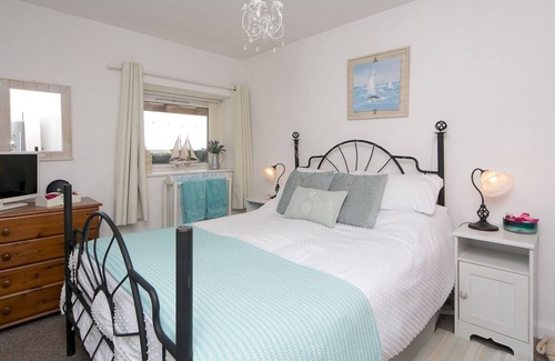 Malltraeth Casa | Pass the Keys | Stone built Cosy Cottage
