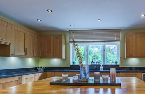Northfield Casa | Pass the Keys | Stunning 4 Bed, 4 Bath Home:Tranquil Garden Oasis
