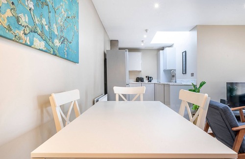 Ormeau Apartamento | Pass the Keys | Stunning 2BR Apt in Fab Location with Top Amenities