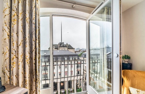 Cathedral Quarter Apartamento | Pass the Keys | Stunning 2BR with Balcony Views in Cathedral Quarter