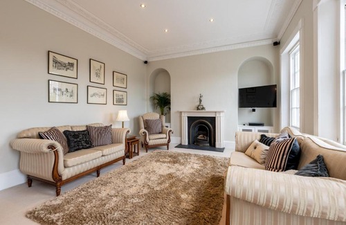 Shrewsbury Casa | Pass the Keys Stunning Georgian town house in the centre of town