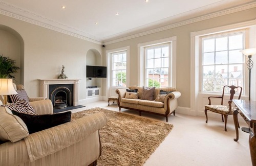Shrewsbury Casa | Pass the Keys Stunning Georgian town house in the centre of town