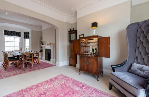 Shrewsbury Casa | Pass the Keys Stunning Georgian town house in the centre of town