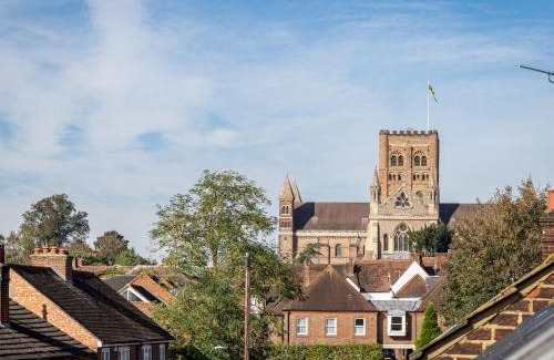 St Albans Casa | Pass the Keys Stunning 3 Bedroom Townhouse in Central St Albans