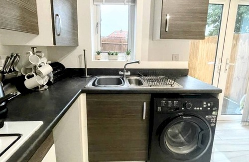 Sheldon Casa | Pass the Keys | Stylish Family Getaway in the Heart of Birmingham