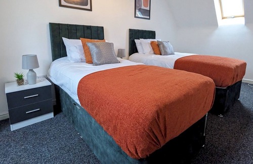 Sheldon Casa | Pass the Keys | Stylish Family Getaway in the Heart of Birmingham