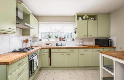 Rickmansworth Casa | Pass the Keys Stylish Modern 3 bed house with Parking
