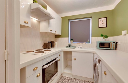 Cherry Hinton Apartamento | Pass the Keys | Stylish and modern studio flat | Free parking