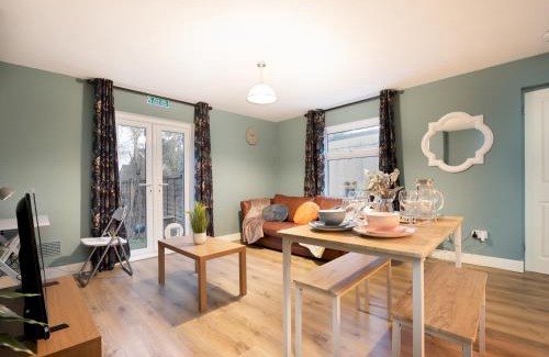 Woodcote Apartamento | Pass the Keys Stylish Flat with Free Parking
