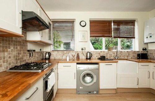 Ealing Broadway Apartamento | Pass the Keys Stylish Garden Apartment with Free Parking in Ealing
