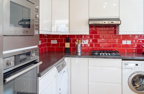 Borehamwood Casa | Pass the Keys Stylish 4 Bedroom Home with Parking in Borehamwood