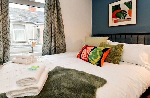 Splott Otro | Pass the Keys | Stylish 2 Bed Home Close to City