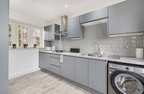 Wythenshawe Casa | Pass the Keys | Superb 3 bed | Close to Airport