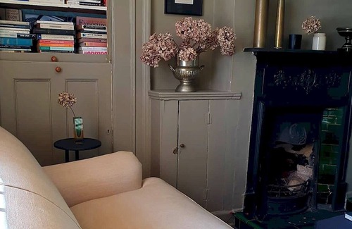 Lydd Casa | Pass the Keys | Super Stylish Georgian House near famous beaches