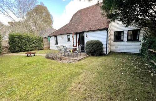 Abbess Roding Casa | Pass the Keys The Granary the perfect Country Cottage all year
