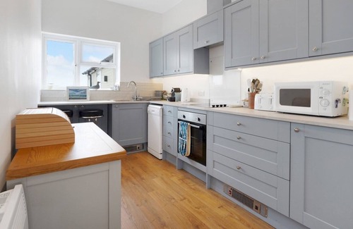 Borth Casa | Pass the Keys | The Green Dolphin The Green Dolphin 4 Bed Victorian Beach House