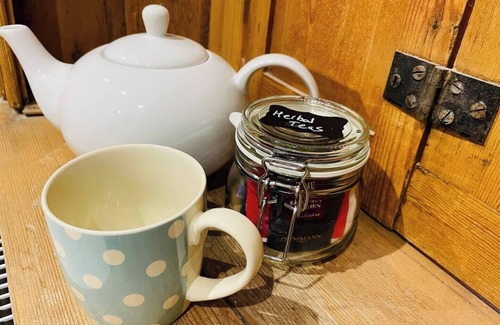 Hulme End Casa | Pass the Keys | The Old Shop Cosy Cottage for 6 & Furry Friends