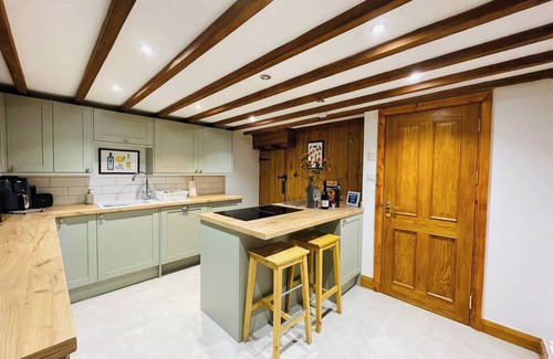 Hulme End Casa | Pass the Keys | The Old Shop Cosy Cottage for 6 & Furry Friends