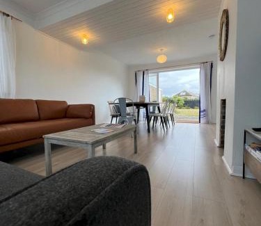 Camber Casa | Pass the Keys The Sands Superb Newly Refurbished Beach Home