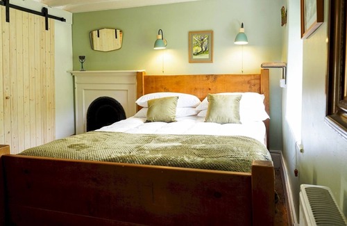 Glandyfi Casa | Pass the Keys | Traditional 19th C Stone Cottage