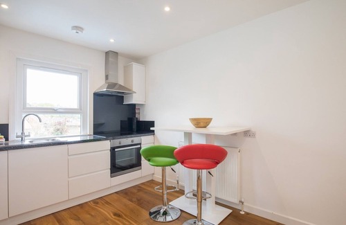 Sunninghill Casa | Pass the Keys | Trendy Flat in Sunninghill's Village Atmosphere