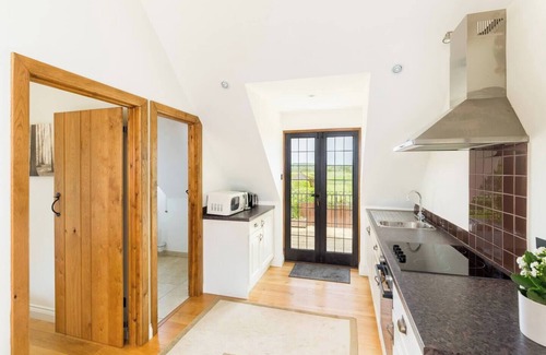 Long Marston Apartamento | Pass the Keys | Sicca Lodge, Wyre Lane, CV37 8RQ · 1Bed with Sun Terrace & Parking, Long Marston