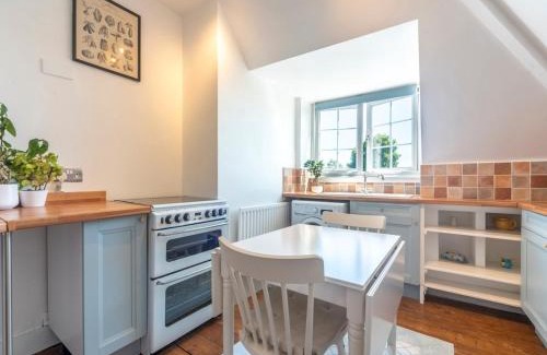 East Molesey Apartamento | Pass the Keys Victorian Flat A Stones Throw From Hampton Court
