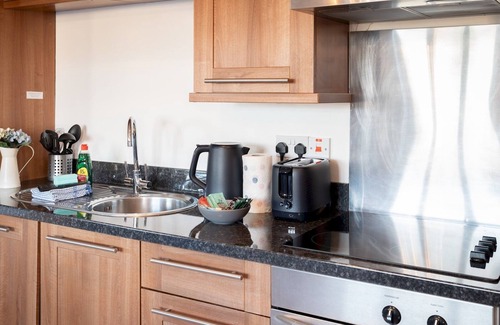 Lacey Green Apartamento | Pass the Keys | Walters Ash Hideaway Flat