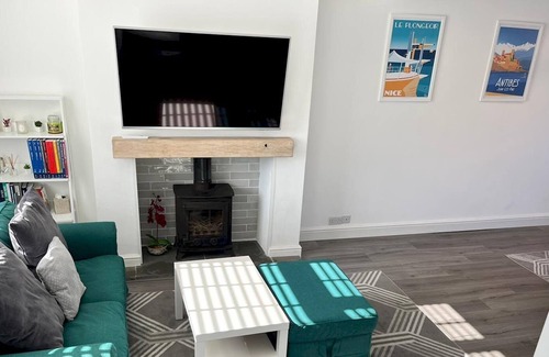 Hoylake Casa | Pass the Keys | Well located 2 bedroom home Beautifully decorated