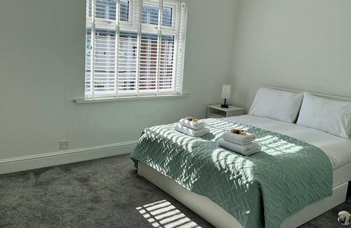 Hoylake Casa | Pass the Keys | Well located 2 bedroom home Beautifully decorated