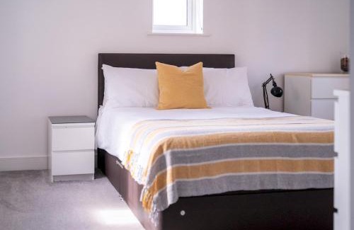 Bicester Casa | Pass The Keys Whitelands Way Large Family Home 8 plus 2 near Bicester Village