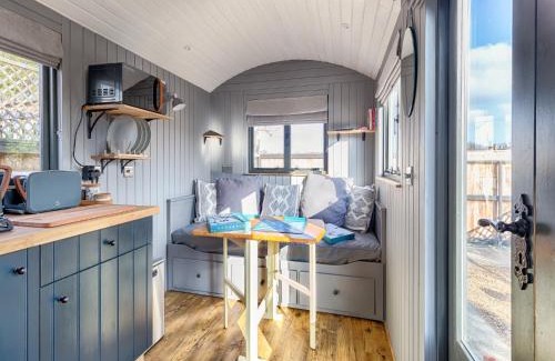 Ewelme Casa | Pass the Keys Whitstable Shepherds Hut minutes from the Harbour