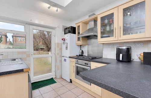 Forest Gate Casa | Pass the Keys | Your London Getaway: Cosy Flat in Prime Location