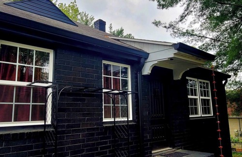 Bristol Casa | Password Parlor- Speakeasy Themed, Sleeps 4, Dog Friendly, Outdoor Relaxation