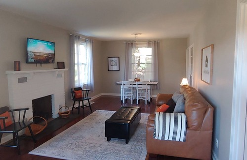 Farmington Otro | Pastoral Hillside Haven