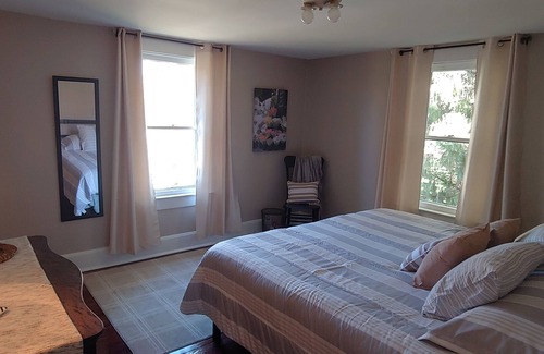 Farmington Otro | Pastoral Hillside Haven