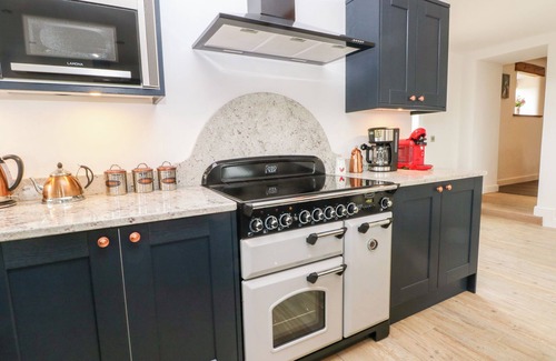 Leek Cabaña | PASTURES BARN, pet friendly, character holiday cottage in Leek
