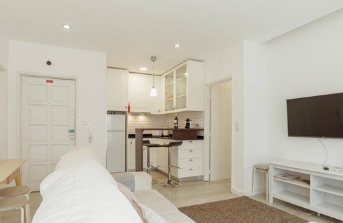 Lapa Apartamento | Pateo IN Lapa City Center by Vacationy