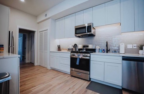 Soulard Apartamento | Patio 2BR St Louis Rental – Gateway Arch Access