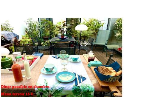 Pezenas Cama Y Desayuno | Patio 3 Pézenas CENTRE il y a plus cher mais c est moins bien