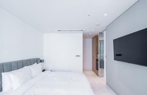 Nonhyeon-dong Hotel | Patio 7