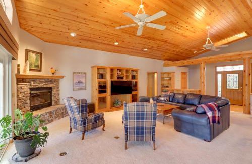 Sierra Pines Casa | Patio and Forest View Peaceful Show Low Home