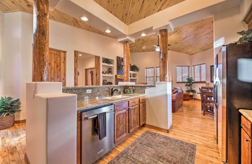 Torreon Casa | Patio, Deck & Grill: Spacious Show Low Home!