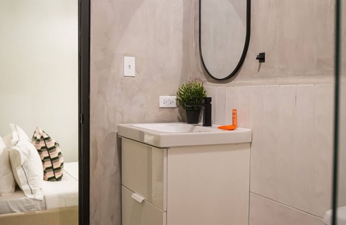 Santurce Hotel | Patio Elba Basic 1 Bedroom Full Bed