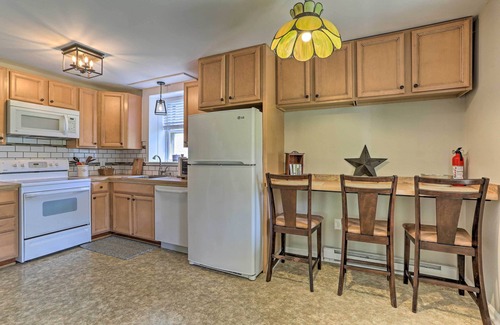 Hellertown Cabaña | Patio & Fire Pit: Idyllic Cottage in Hellertown!