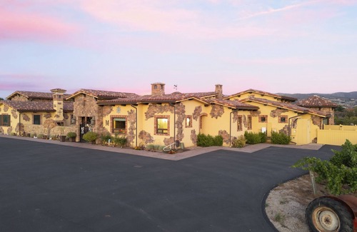 Temecula Casa | Patio, Fireplace & Soaking Tub | The Casita on 12-Acre Temecula Vineyard Estate