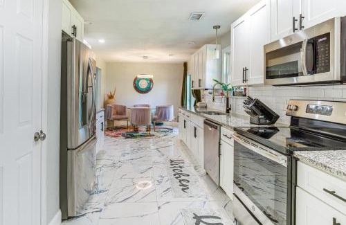 West Arlington Casa | Patio, Grill and Gym! Home 3 Mi to Lake Arlington