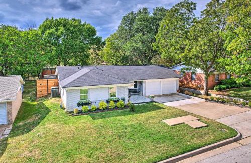 West Arlington Casa | Patio, Grill and Gym! Home 3 Mi to Lake Arlington